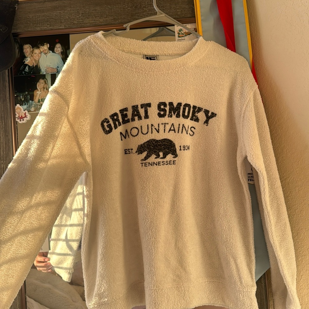 Great Smoky Mountains Oversized L Crewneck Distressed